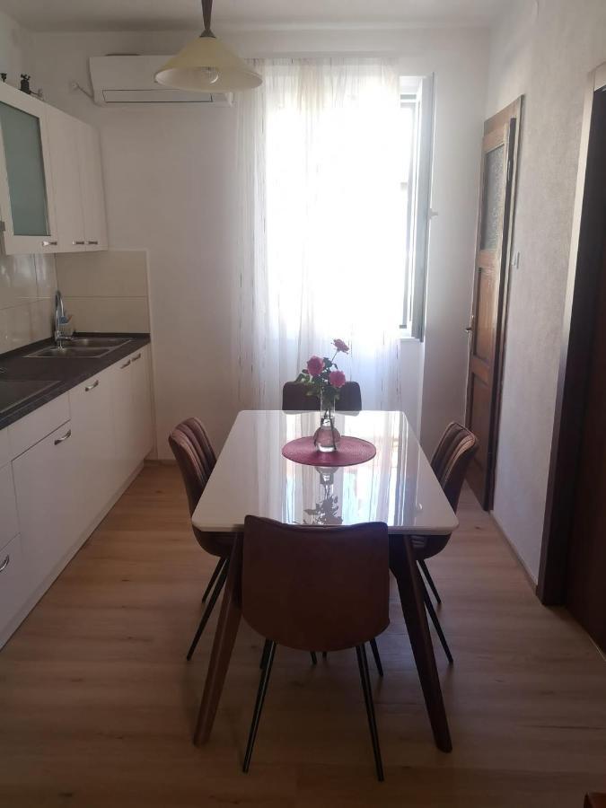 Ferienwohnung Tranquil Urban Escape Split Exterior foto