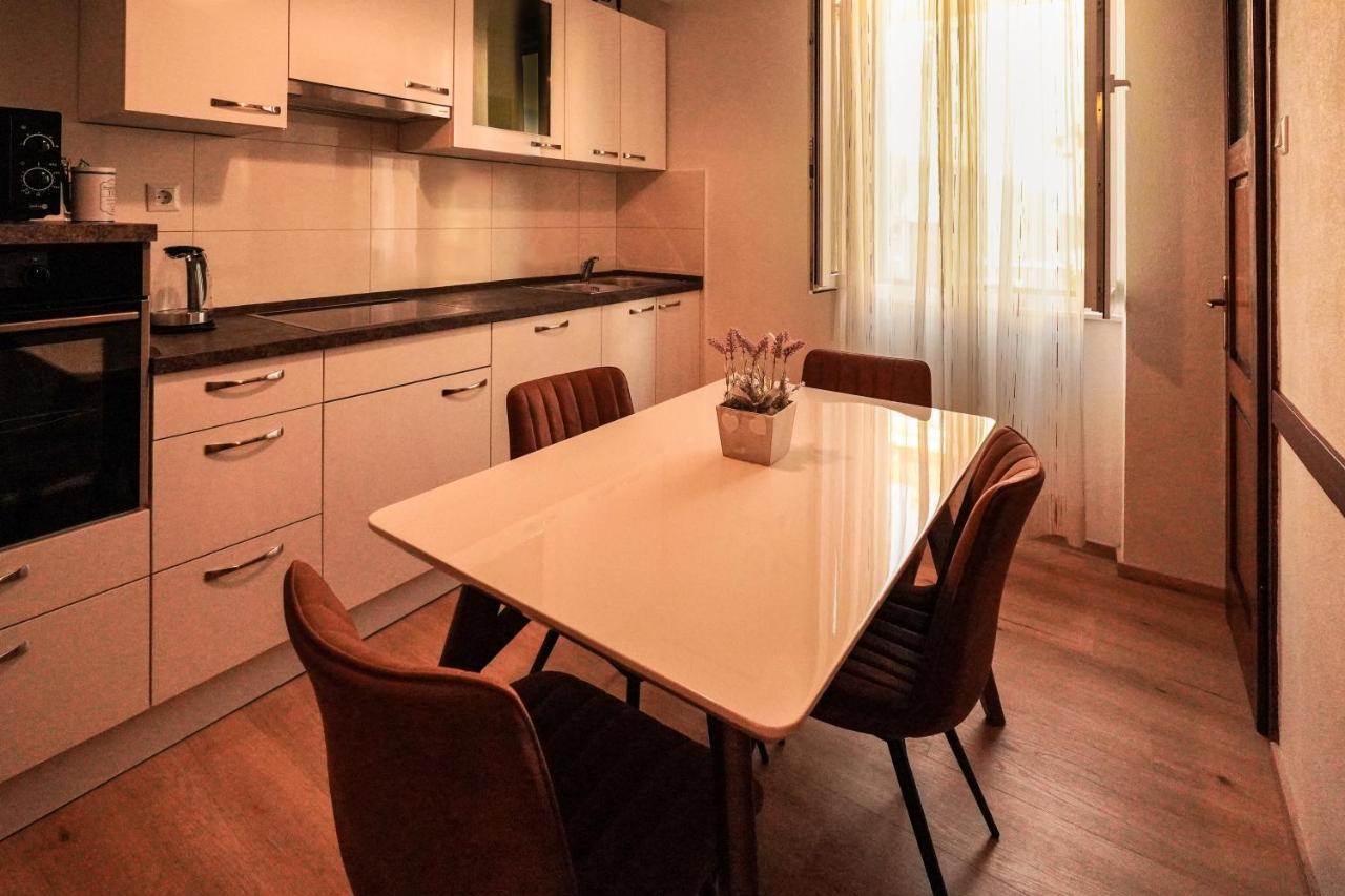 Ferienwohnung Tranquil Urban Escape Split Exterior foto